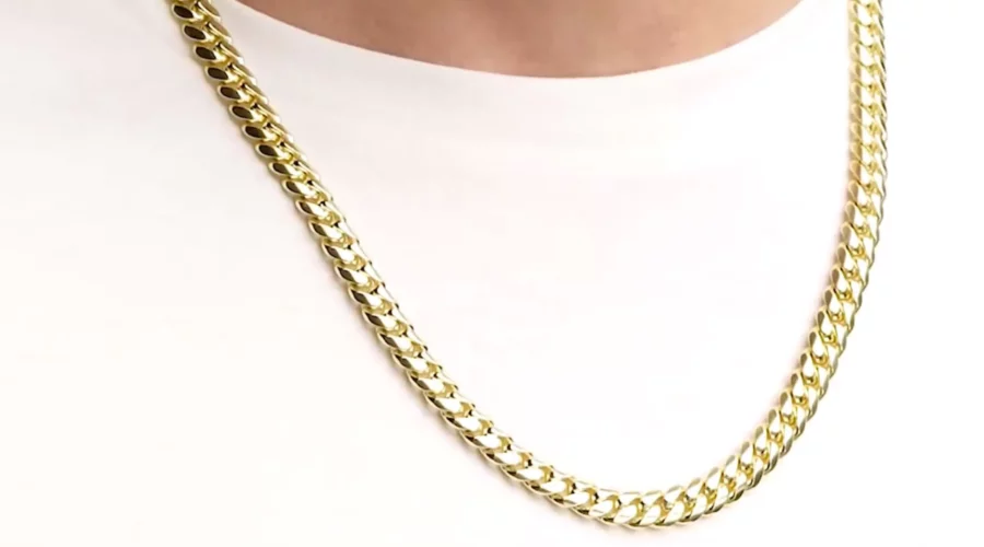 14k Cuban Gold Necklace With White T shirt